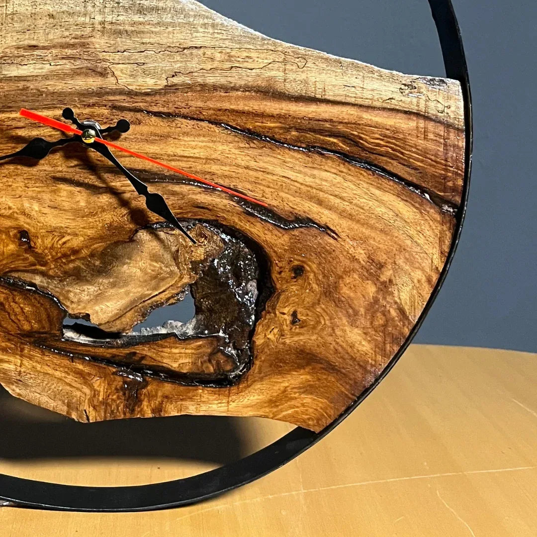 The Horizon Live Edge Clock
