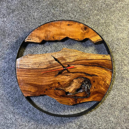 The Horizon Live Edge Clock
